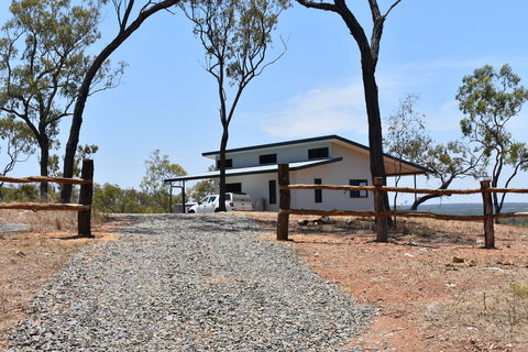 Ironbark House - eAccommodation 0