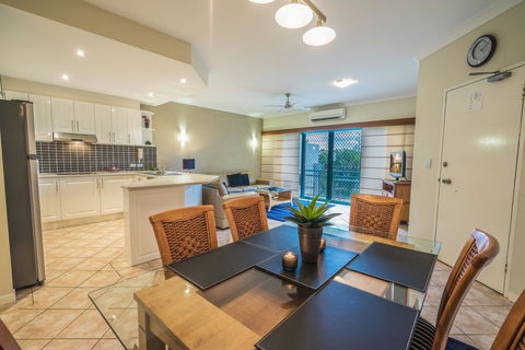 Currumbin Sands On The Beach - eAccommodation 21