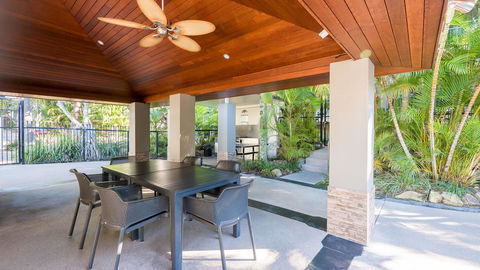 Currumbin Sands On The Beach - eAccommodation 30