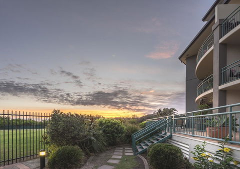 Currumbin Sands On The Beach - eAccommodation 7