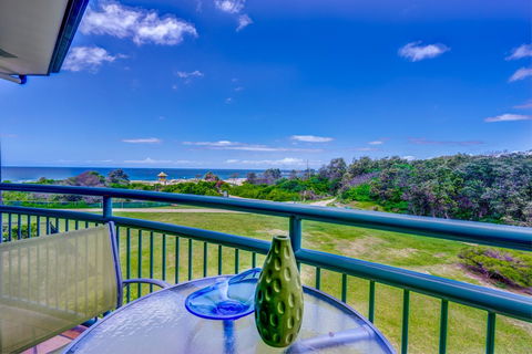 Currumbin Sands On The Beach - eAccommodation 2
