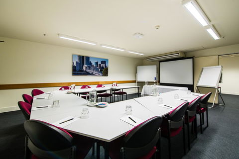 George Williams Hotel - eAccommodation 22