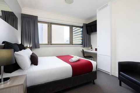George Williams Hotel - eAccommodation 11