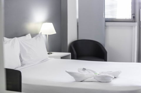 George Williams Hotel - eAccommodation 13
