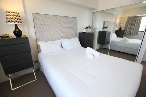 Tribeca Apartments - eAccommodation 5