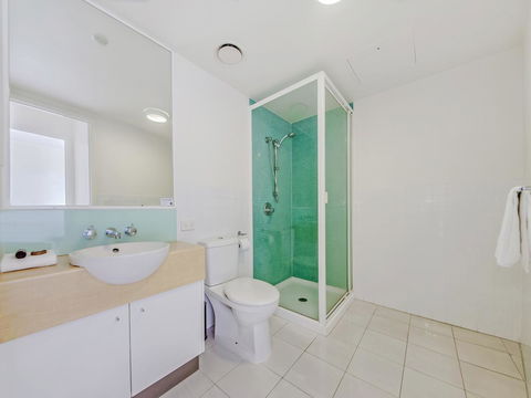 Tribeca Apartments - eAccommodation 32