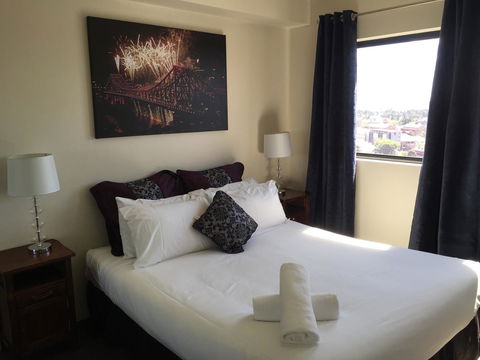 Tribeca Apartments - eAccommodation 24
