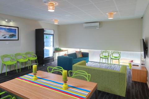 Palm Beach Hotel - eAccommodation 10