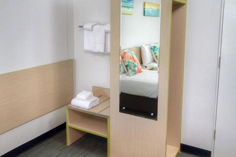 Palm Beach Hotel - eAccommodation 17