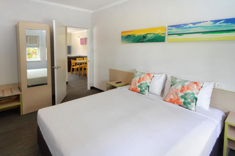 Palm Beach Hotel - eAccommodation 18