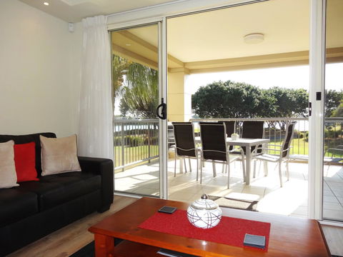 Waterfront Resort Villa With Buggy - eAccommodation 20