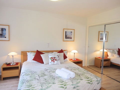 Waterfront Resort Villa With Buggy - eAccommodation 14
