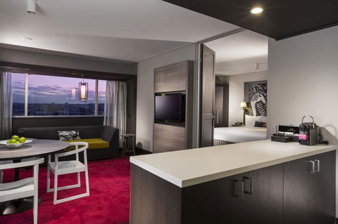 Voco Brisbane City Centre, An IHG Hotel - eAccommodation 16