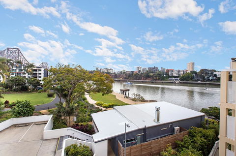Bridgewater Terraces - eAccommodation 12