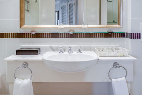 InterContinental Sanctuary Cove Resort, An IHG Hotel - eAccommodation 12