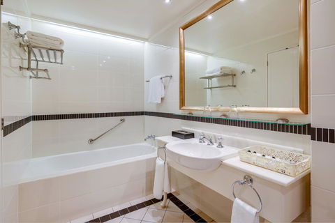 InterContinental Sanctuary Cove Resort, An IHG Hotel - eAccommodation 8