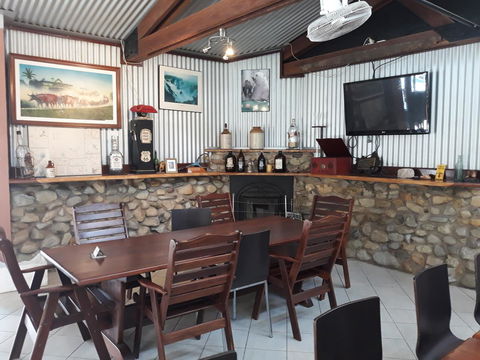 Speewah Country Tavern - eAccommodation 11