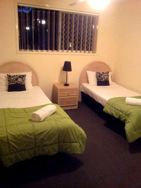 Champelli Palms Apartments - eAccommodation 18
