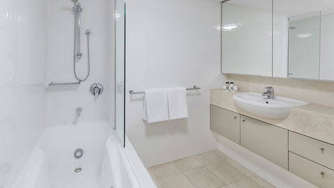 Oaks Brisbane On Felix Suites - eAccommodation 11