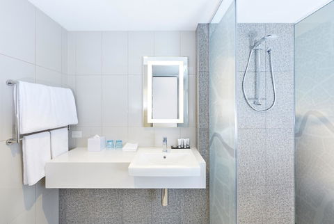 Holiday Inn Express Brisbane Central, An IHG Hotel - eAccommodation 9
