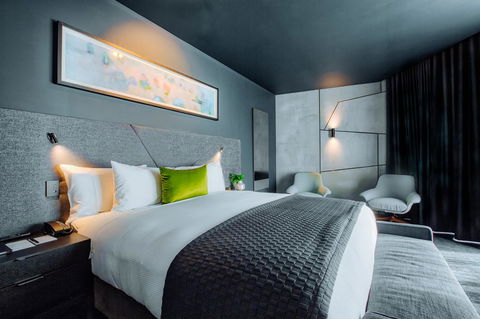 Eatons Hill Hotel - eAccommodation 3
