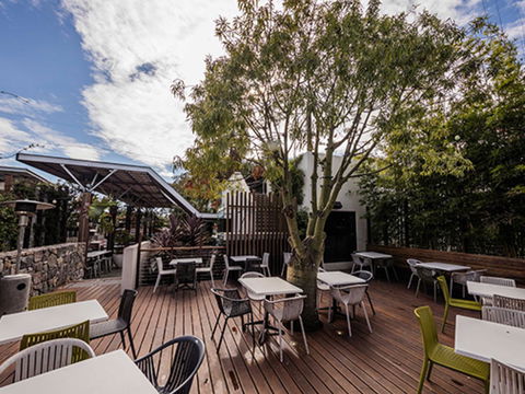 Eatons Hill Hotel - eAccommodation 36