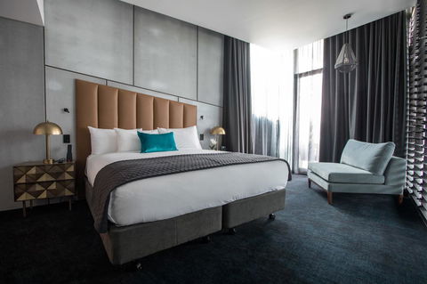 Eatons Hill Hotel - eAccommodation 30