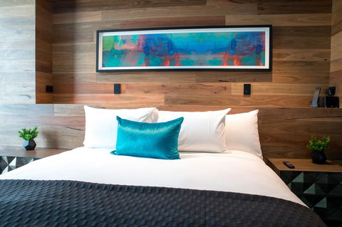 Eatons Hill Hotel - eAccommodation 25