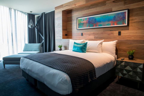Eatons Hill Hotel - eAccommodation 24