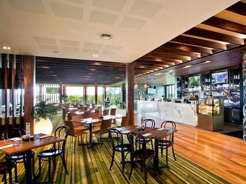 Eatons Hill Hotel - eAccommodation 6