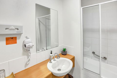 Coral Tree Inn - eAccommodation 33