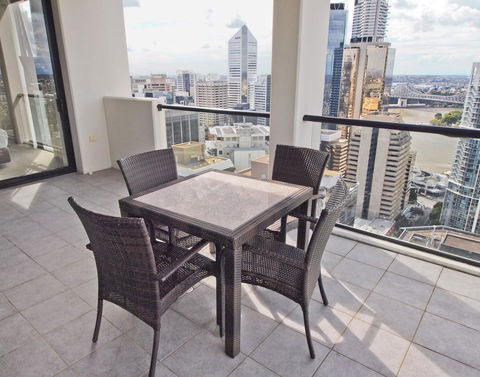 Oaks Brisbane River City Suites - eAccommodation 7