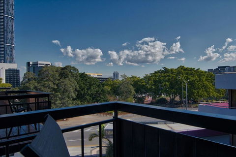 Soho Brisbane - eAccommodation 9