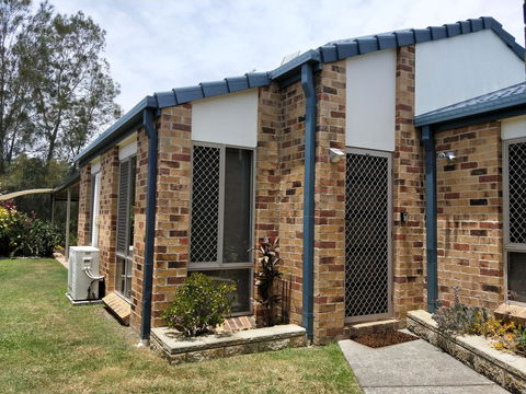 Waterfront Theme Park Getaway - eAccommodation 13