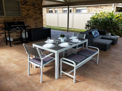 Waterfront Theme Park Getaway - eAccommodation 15