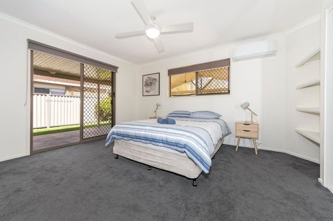 Waterfront Theme Park Getaway - eAccommodation 7