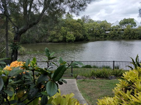 Waterfront Theme Park Getaway - eAccommodation 23