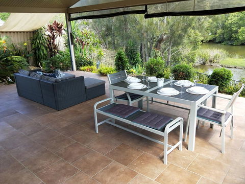 Waterfront Theme Park Getaway - eAccommodation 14