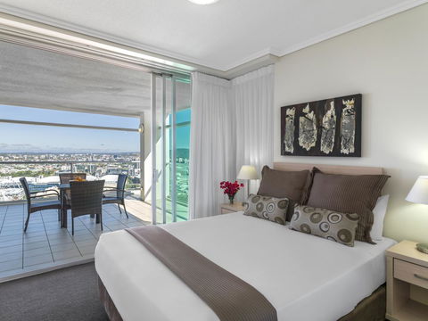 Oaks Brisbane Casino Tower Suites - eAccommodation 9