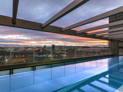 Oaks Brisbane Casino Tower Suites - eAccommodation 1
