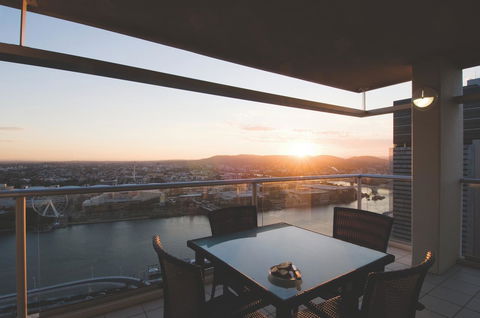 Oaks Brisbane Casino Tower Suites - eAccommodation 0