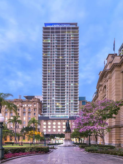 Oaks Brisbane Casino Tower Suites - eAccommodation 3