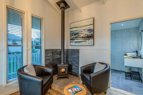 Hampton Estate Wines - eAccommodation 3