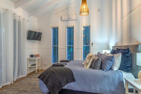 Hampton Estate Wines - eAccommodation 4