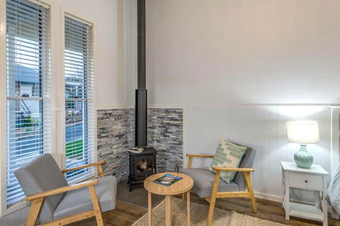Hampton Estate Wines - eAccommodation 1