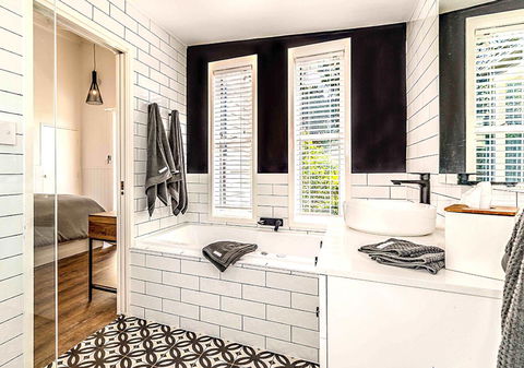 Hampton Estate Wines - eAccommodation 8