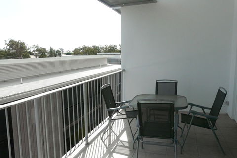 Monterey Apartments Moranbah - eAccommodation 2