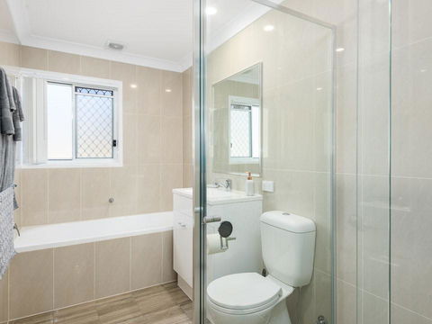 Briz Stays - Whites Road - eAccommodation 2