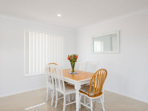 Briz Stays - Whites Road - eAccommodation 10
