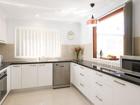 Briz Stays - Whites Road - eAccommodation 8